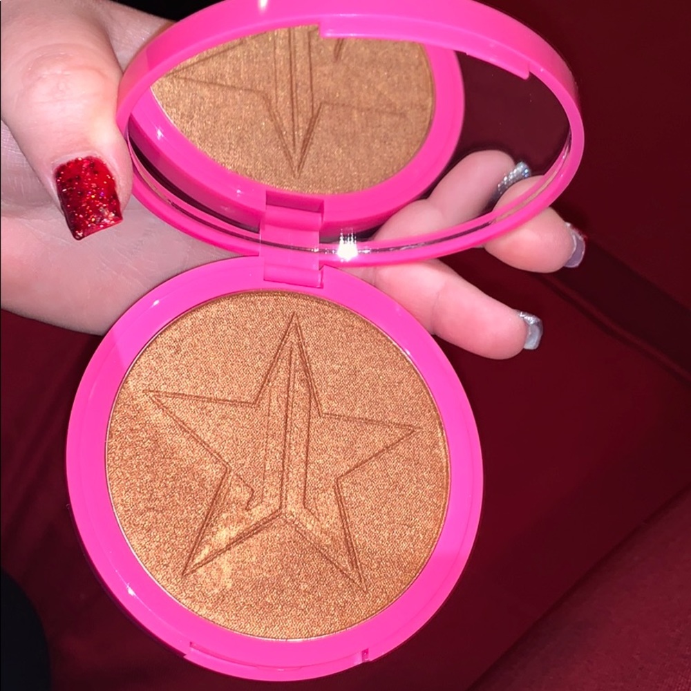 Jeffree Star Dark Horse Skin Frost